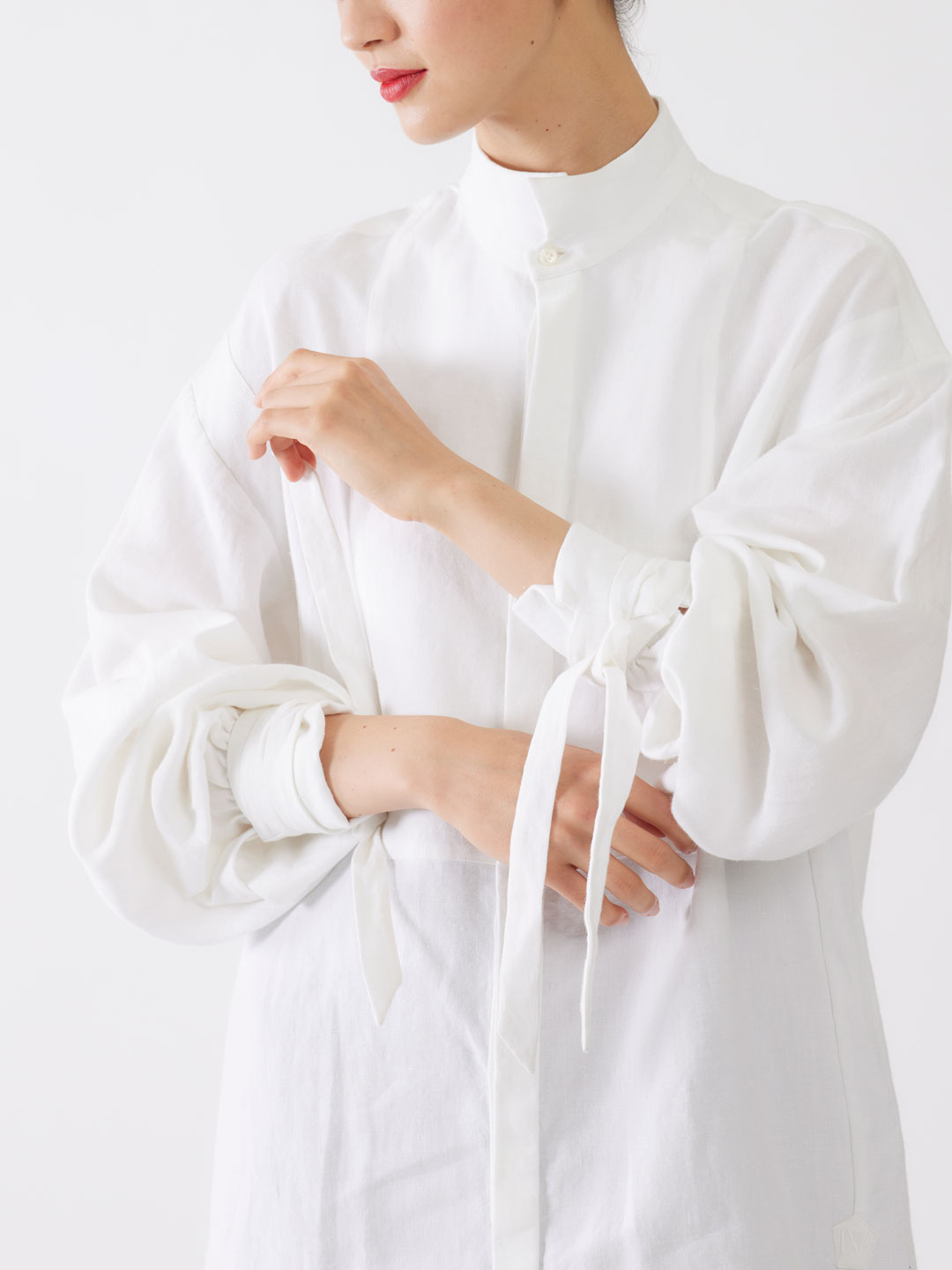 DESERT Linen Cuff-Tied Long Shirt - White