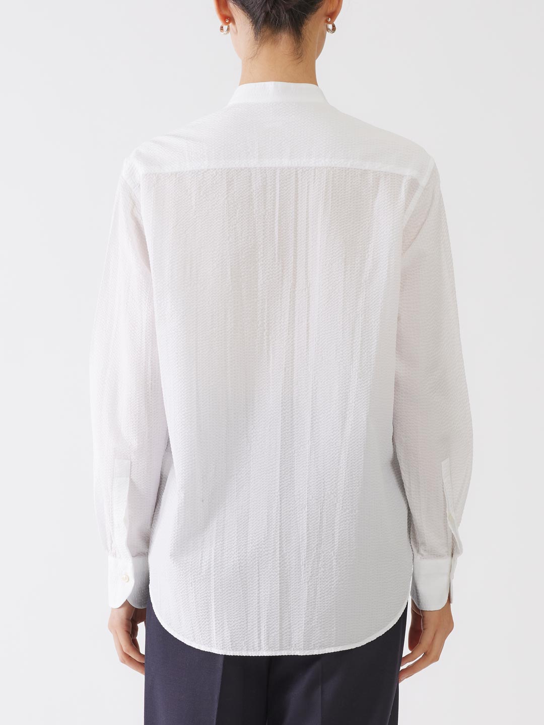 ROMANCIER Seersucker Round Bib Shirt - White