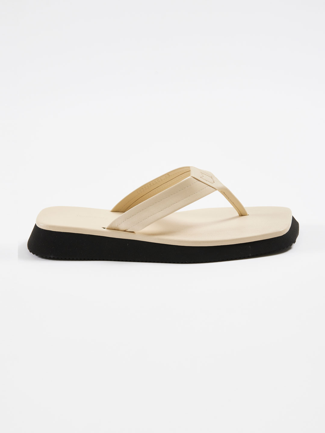 Leather Flip Flops - Ivory