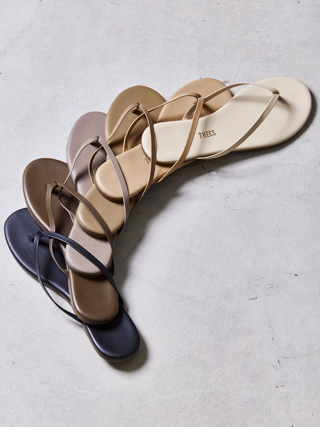 アメリカ・ Tkees サンダル・Seashell(ベージュ)・37の通販 by maaaje's shop｜ラクマ ズのビーサ