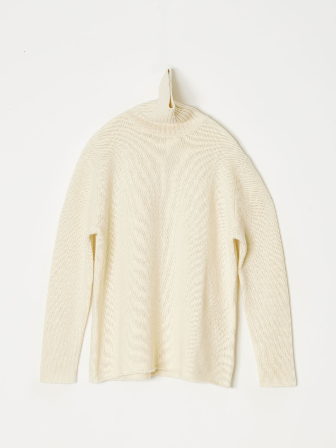 Low g.g High Neck - White