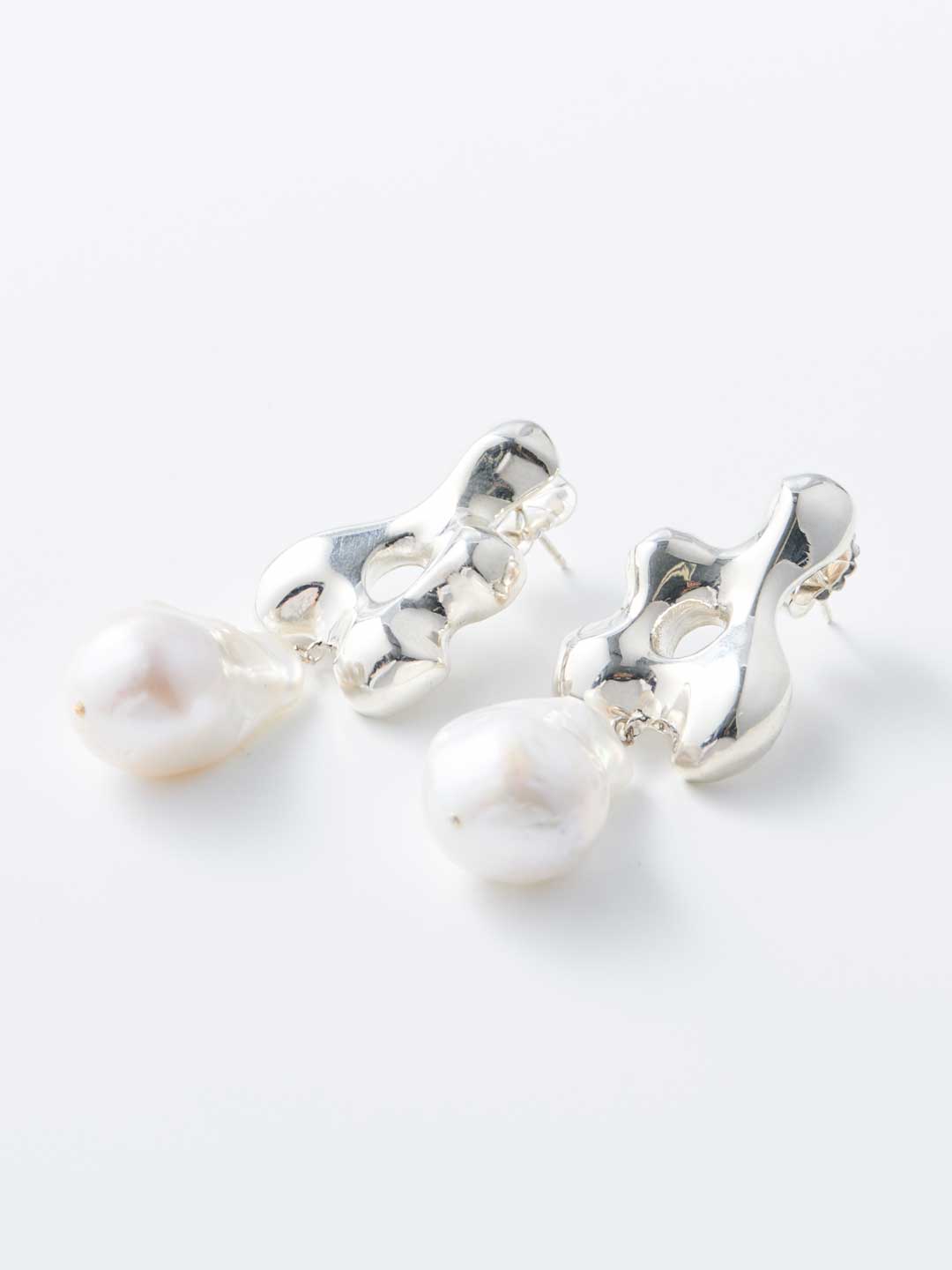 Baroque Bodmer Pierced Earrings - Silver