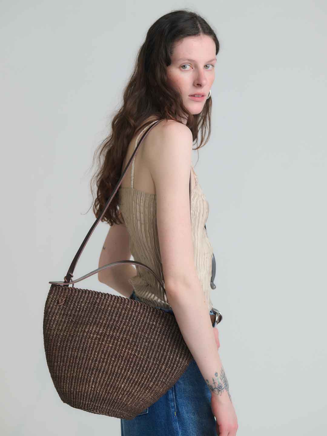 No.42 Medium Bell Shoulder Bag - Brown