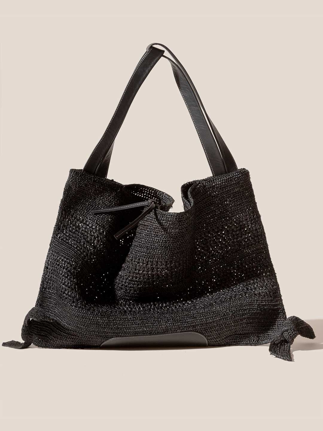 CADOR - Slouchy Raffia Macrame Shoulder Bag - Black