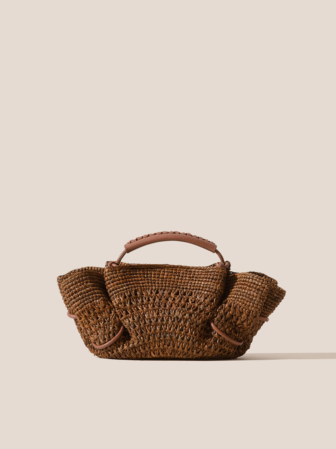 ARTA MINI CROCHET RAFFIA - Pleated Crossbody Bag - Tan