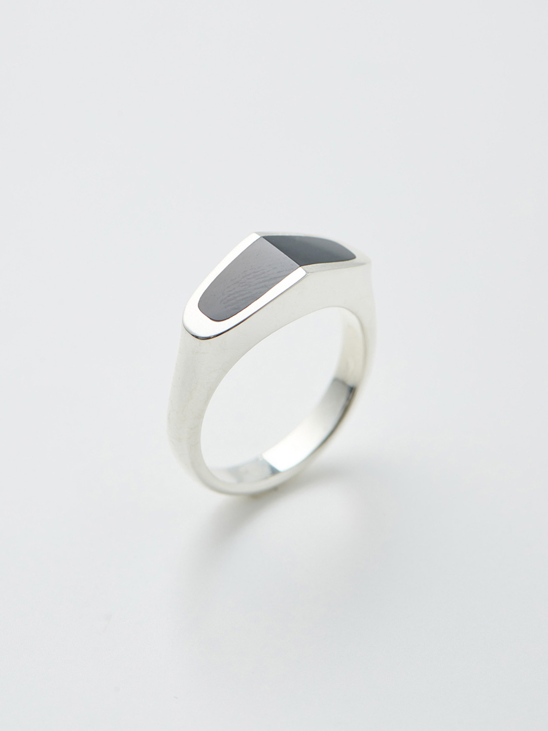 Equinox-Pyramid Onyx Ring - Silver