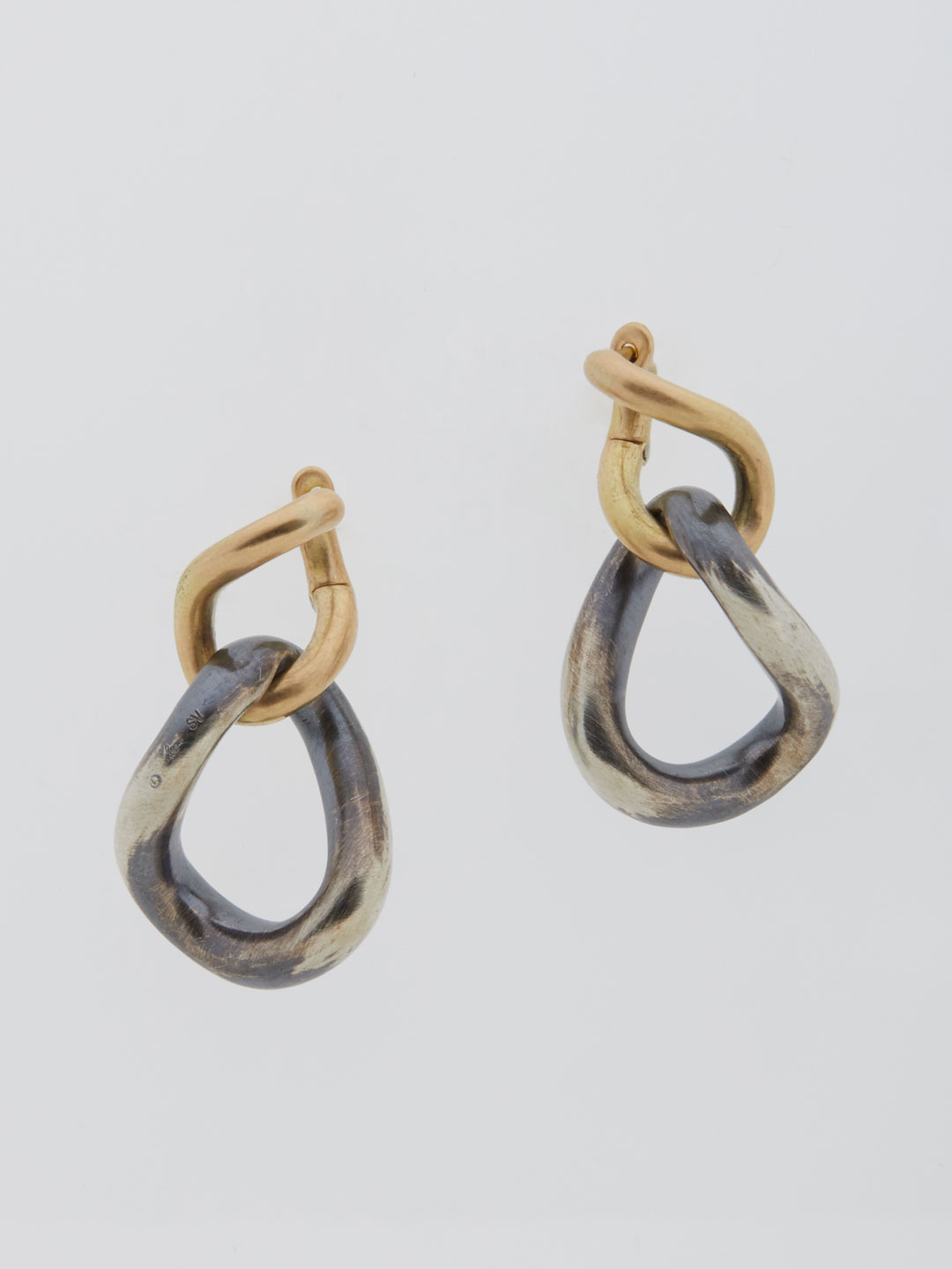 Humete Chain Pierced Earrings   - Silver