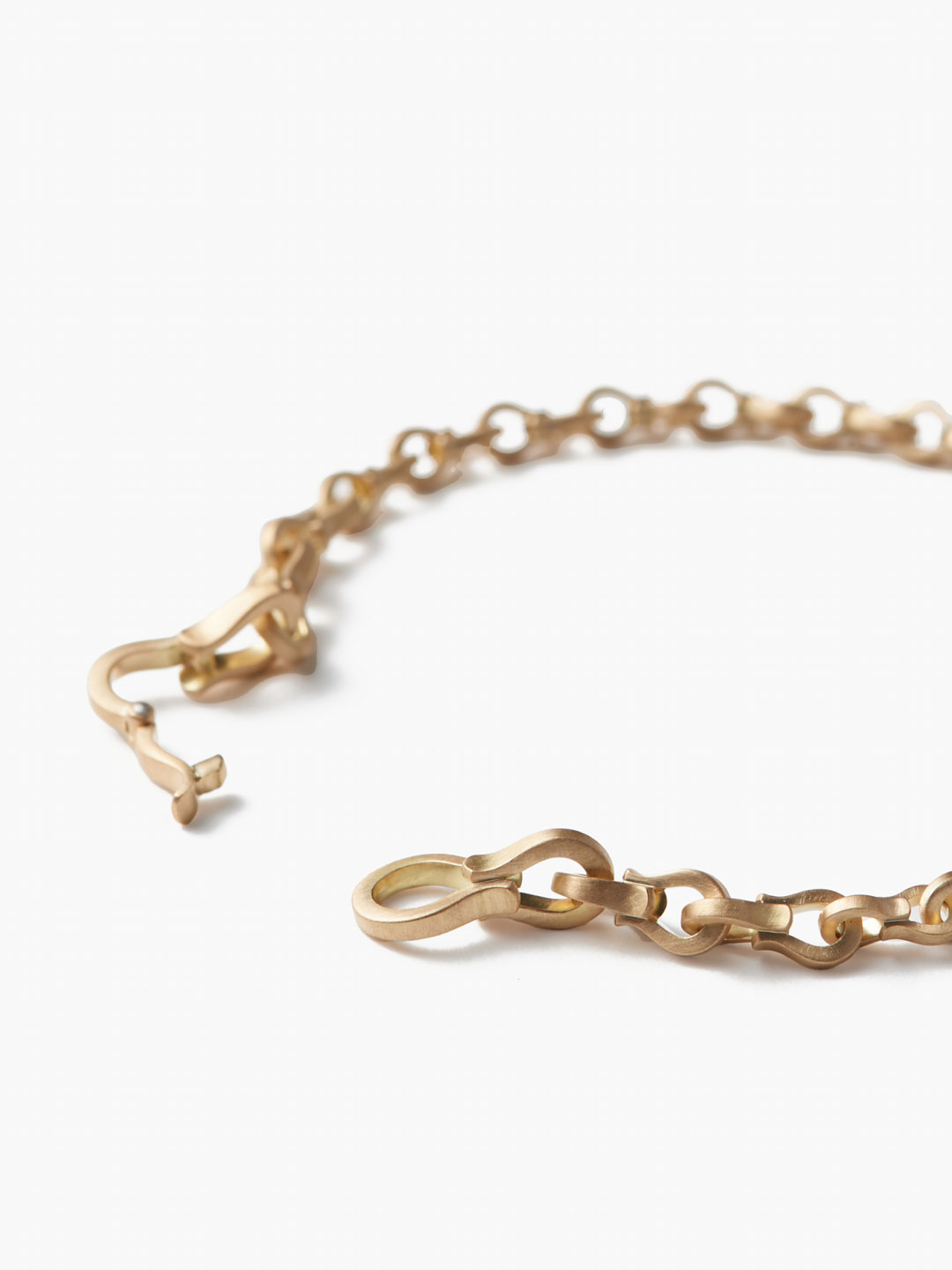 The Symbol Of Refined Metal Bracelet / S - Yellow Gold