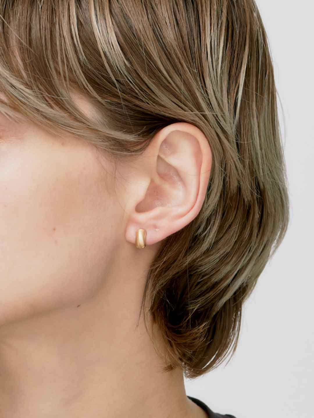 Humete Bauhaus Pierced Earrings S - Yellow gold