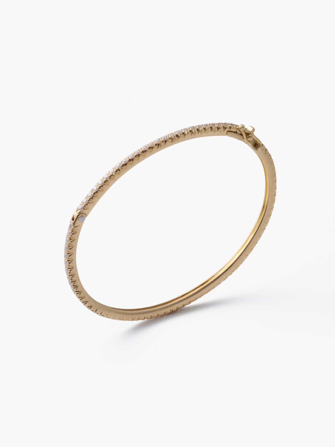 Humete Classic Diamond Bangle Slim Refine Metal With Hook 【RF-BR112S】/ L - Yellow Gold