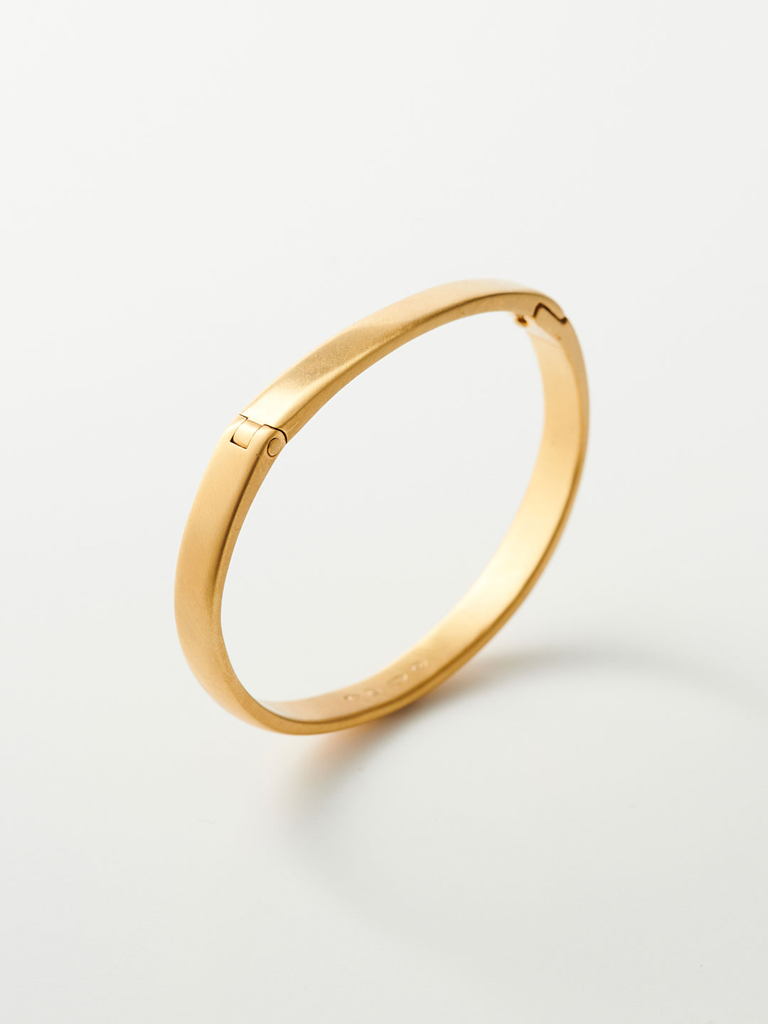 Kiuna Bangle Wide / Satin / S - Yellow Gold