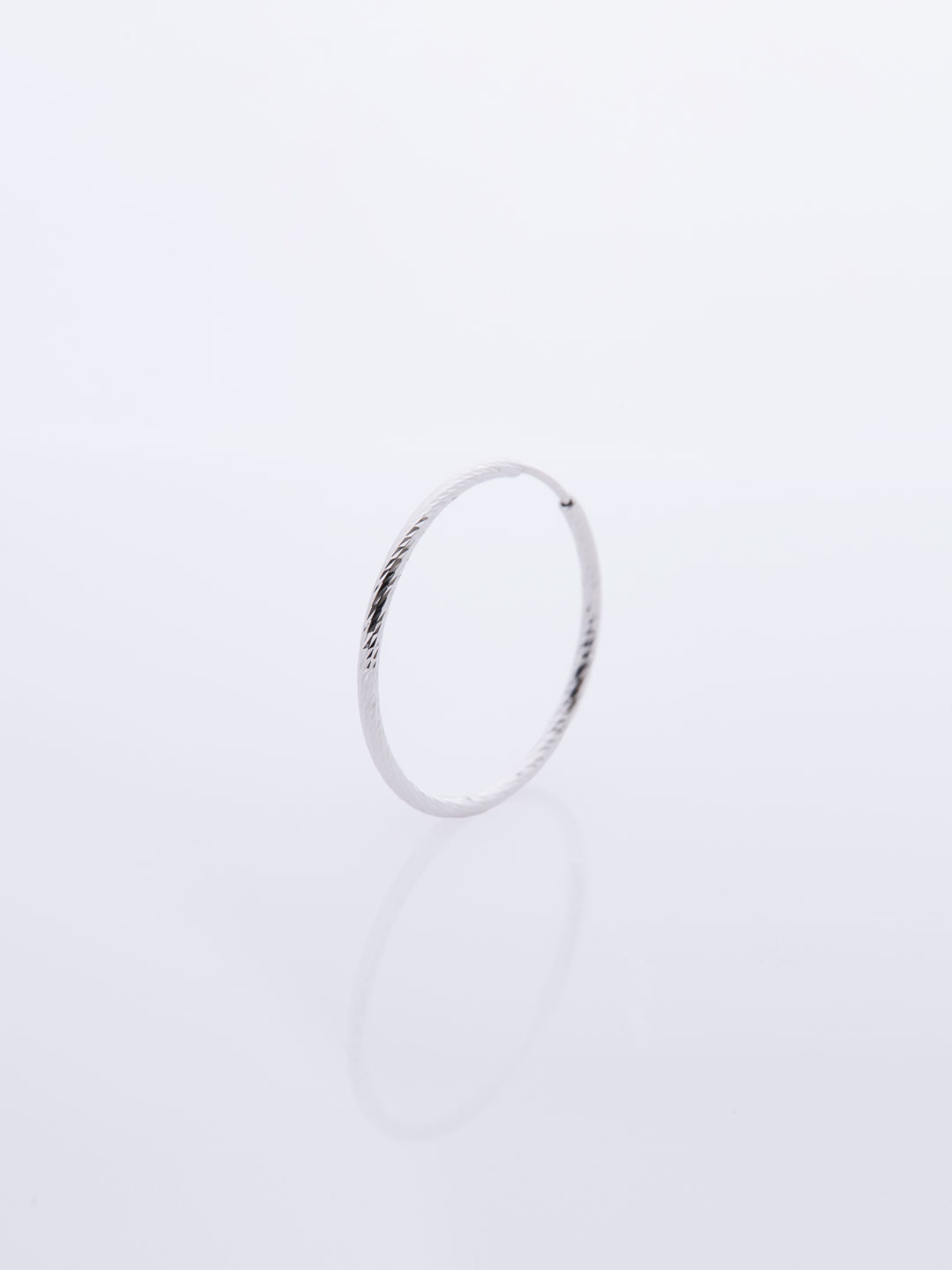 Liv Hoop Pierced Earring 20 - White Gold