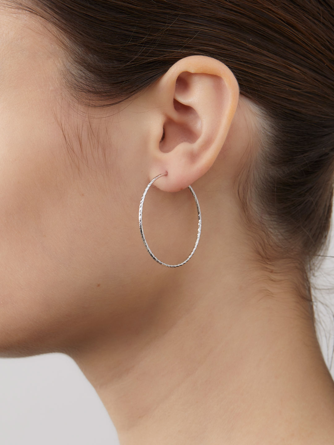 Liv Hoop Pierced Earring 35 - White Gold