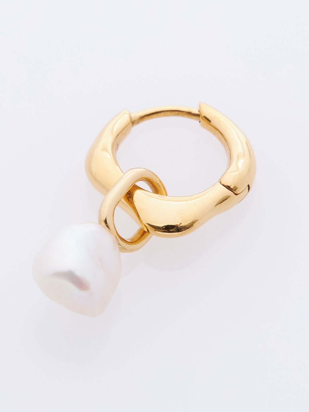 Vento Huggie Pierced Earring- Yellow Gold