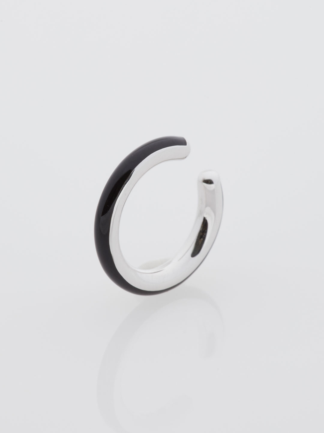 Cindy Silver Eearcuff - Black