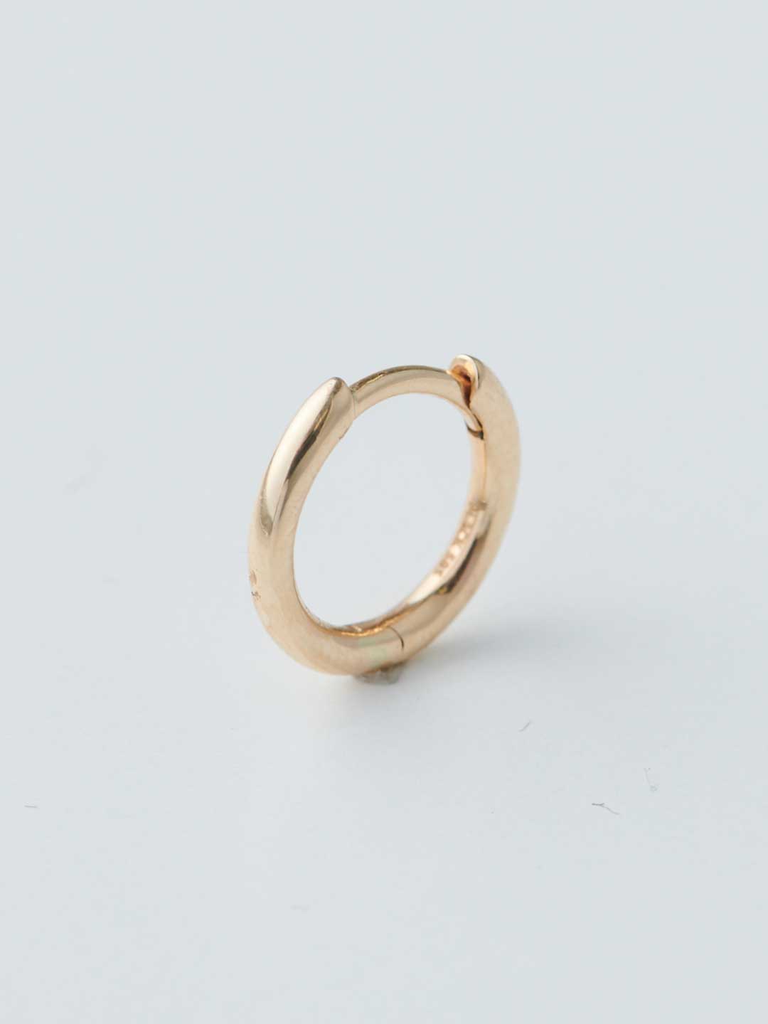 Glossy Huggie 7 Pierced Earring - Yellow Gold