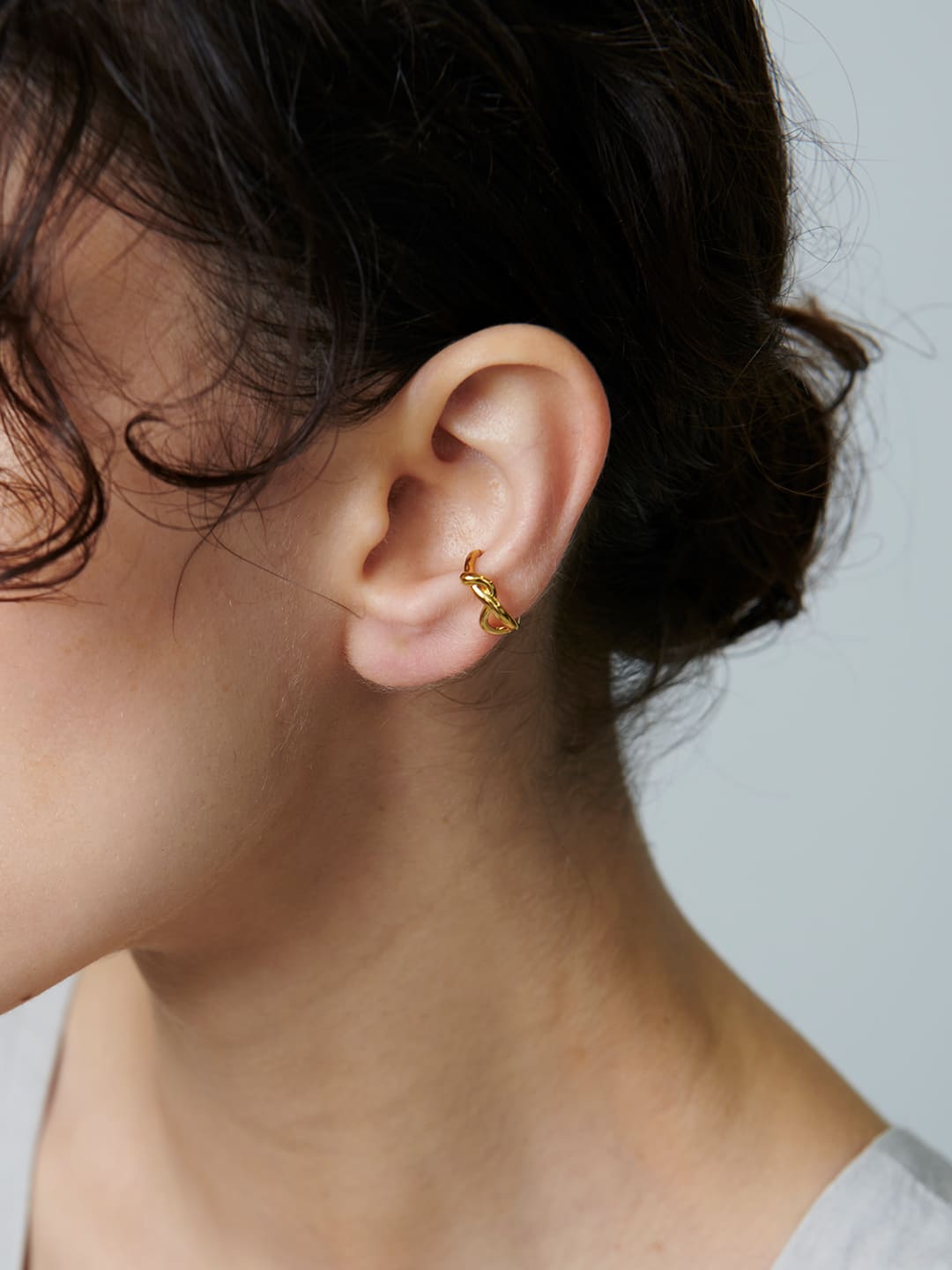 Twisted Deceiver Ear Cuff - Yellow Gold