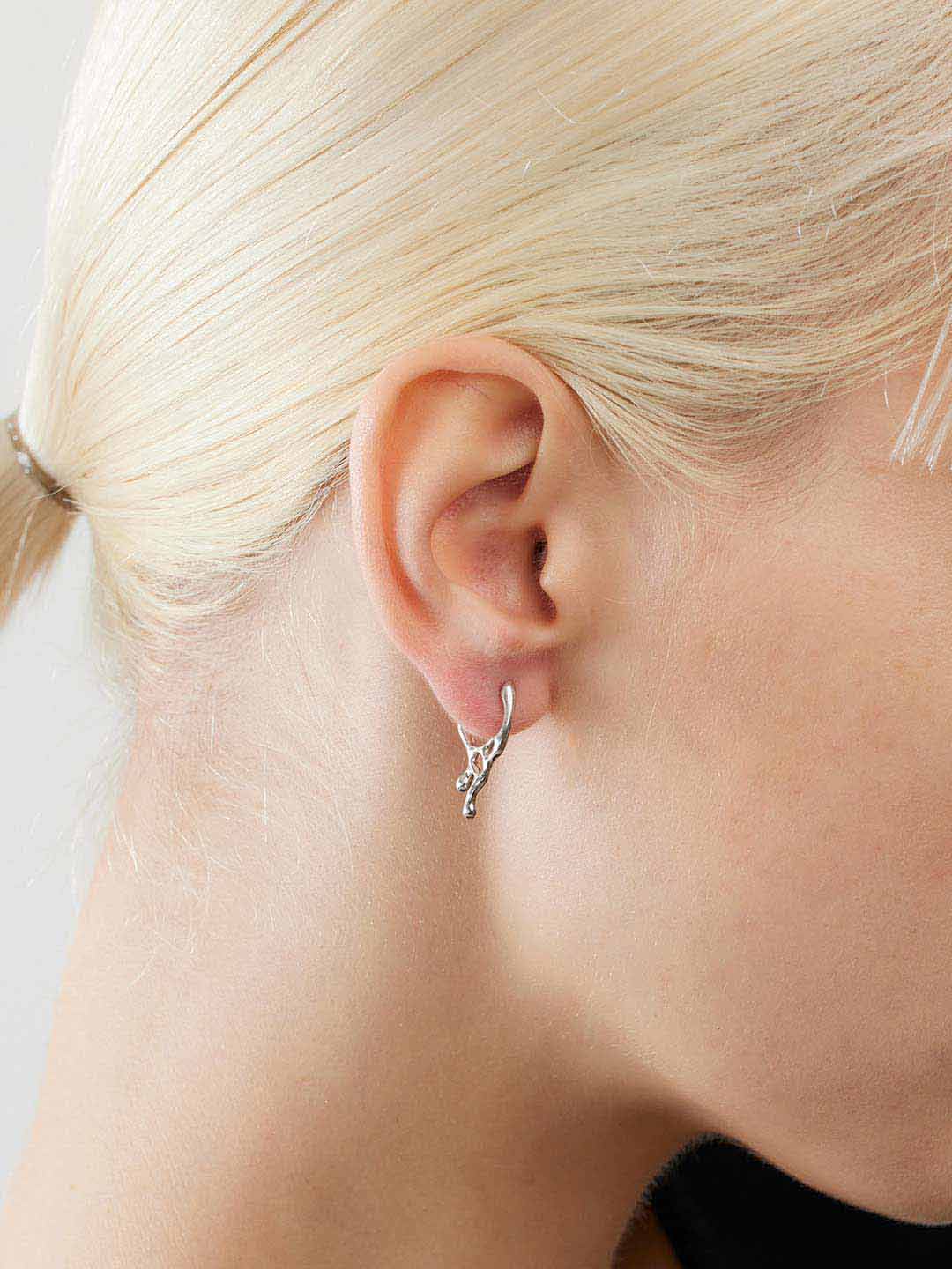 Sortedam Huggie Pierced Earring - Silver