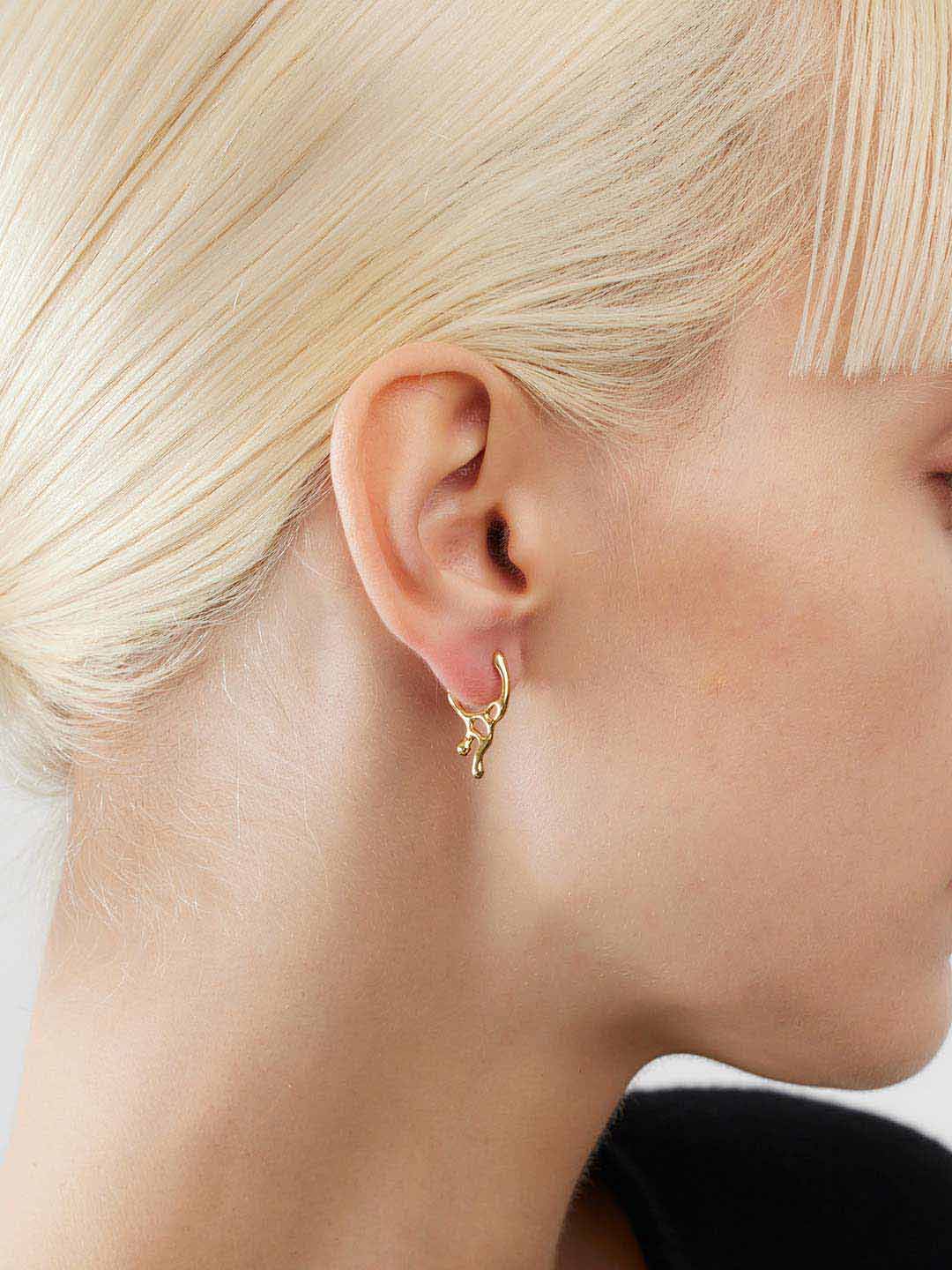 Sortedam Huggie Pierced Earring - Yellow Gold