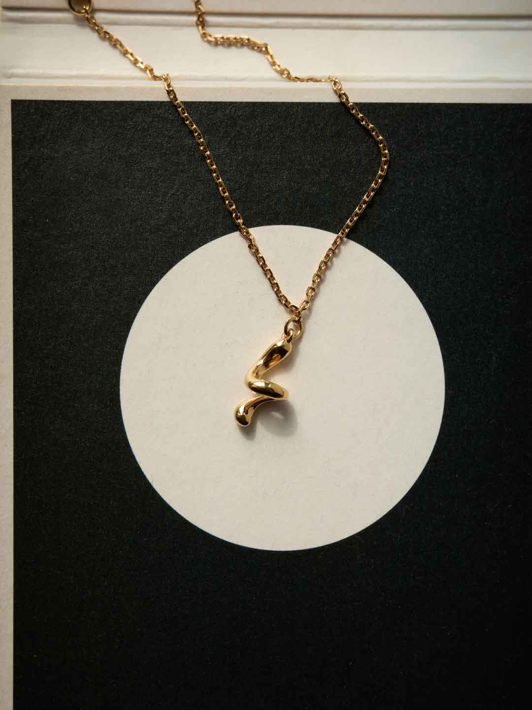 Fish Mini Signet Ring  - Yellow Gold