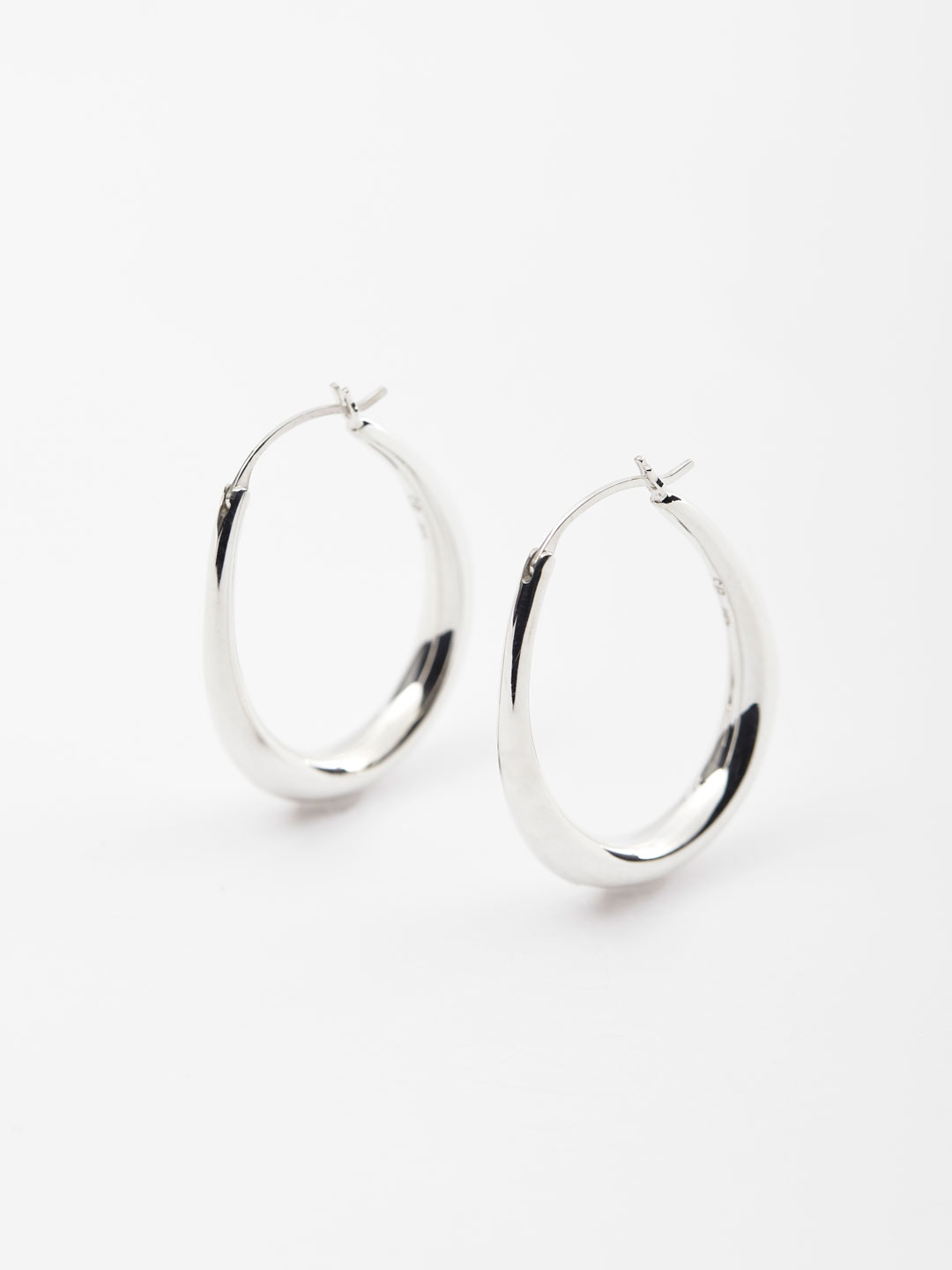 Egg Hoop Pierced Earring / S - Silver