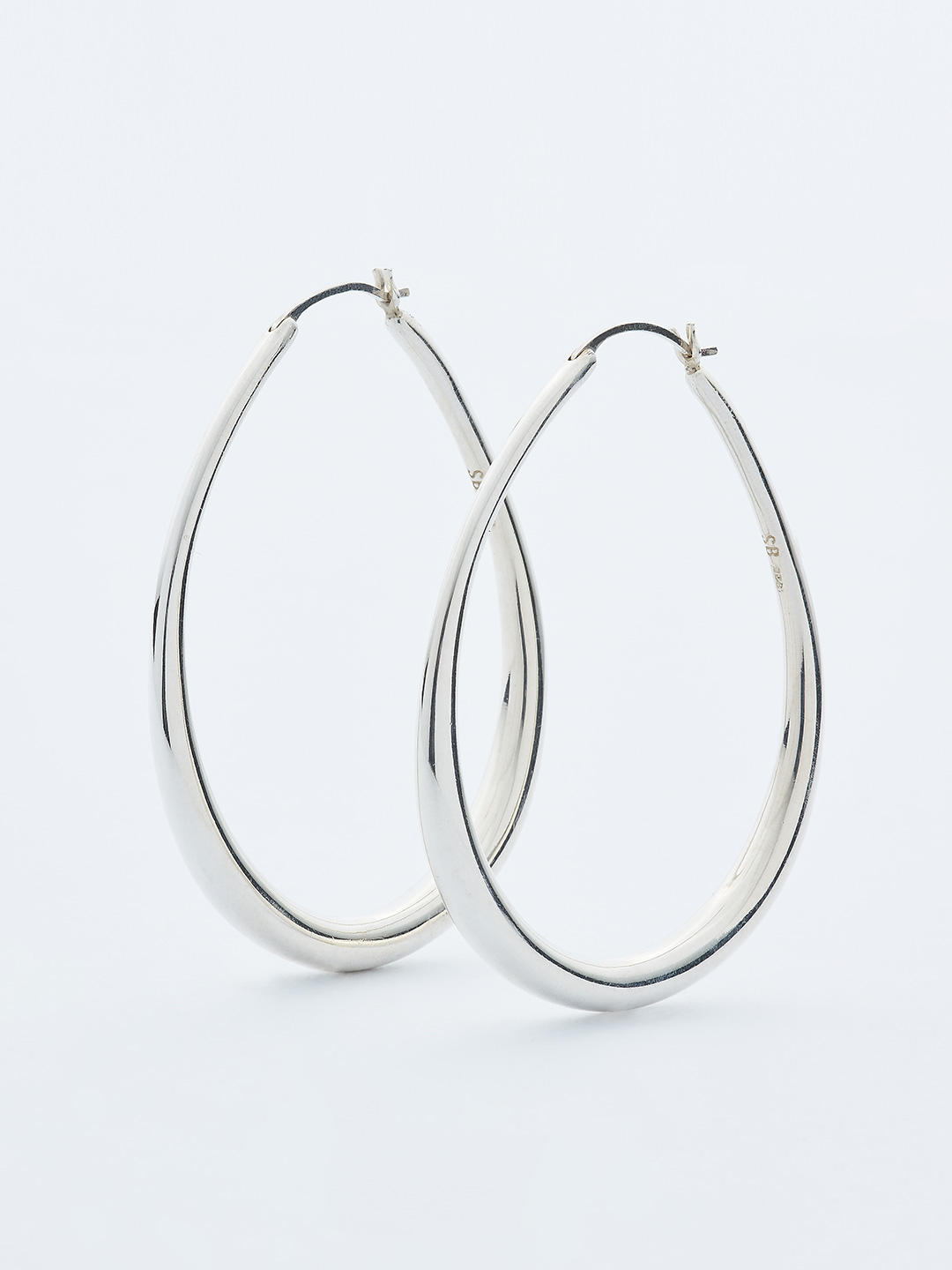 Egg Hoop Pierced Earring / M - Silver