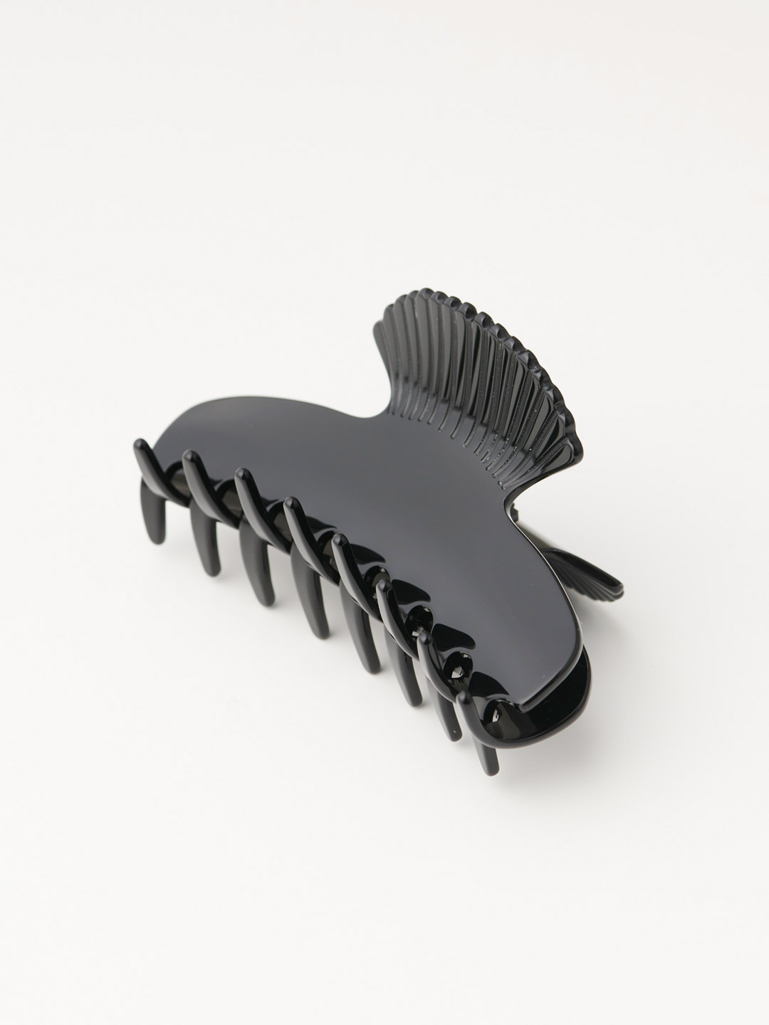 Fan Shell Hair Claw - Black/Noir