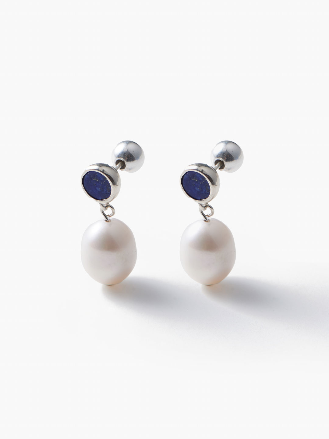 Lapis Neue Pearl Pierecd Earrings - Silver