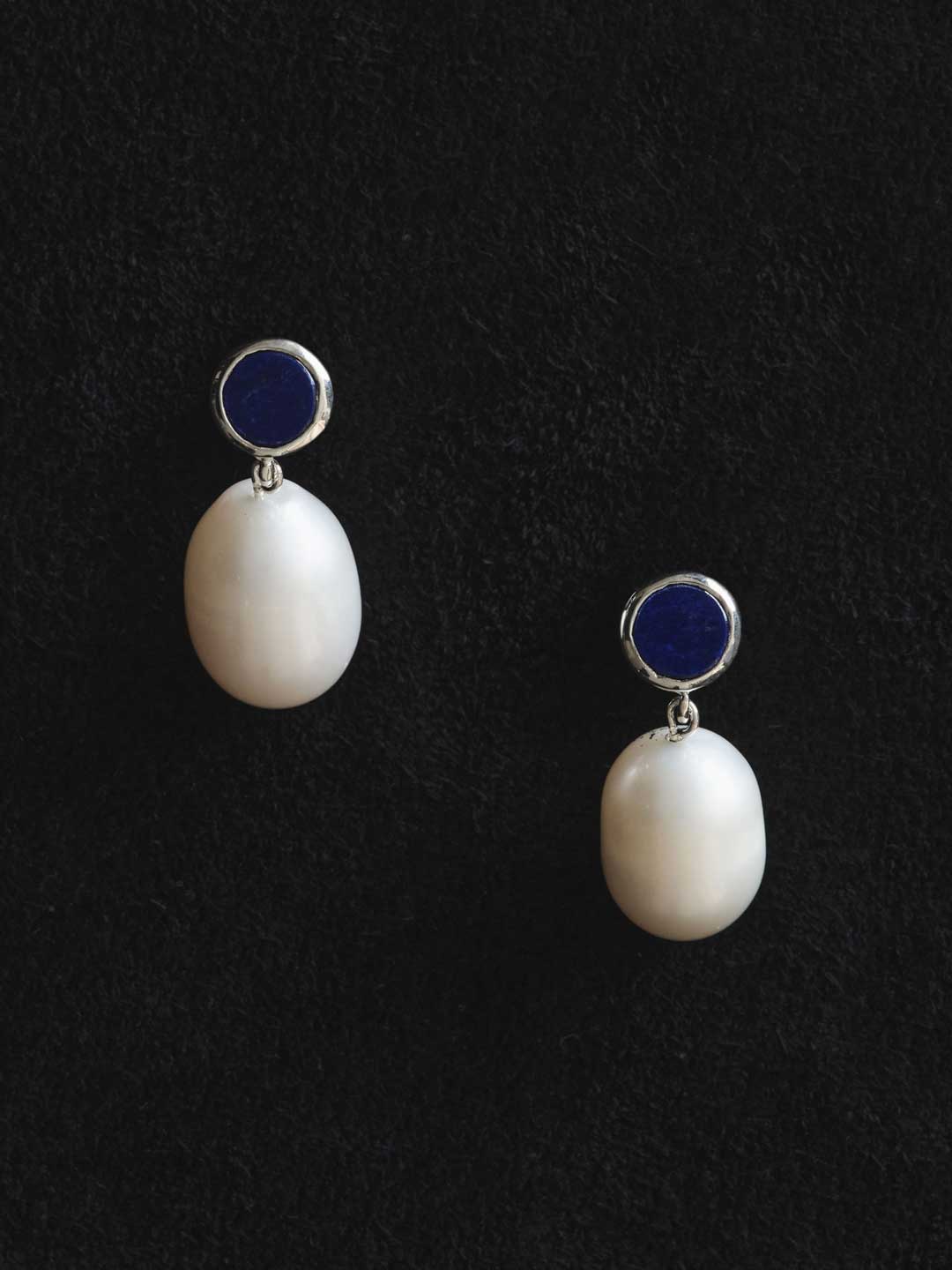 Lapis Neue Pearl Pierecd Earrings - Silver