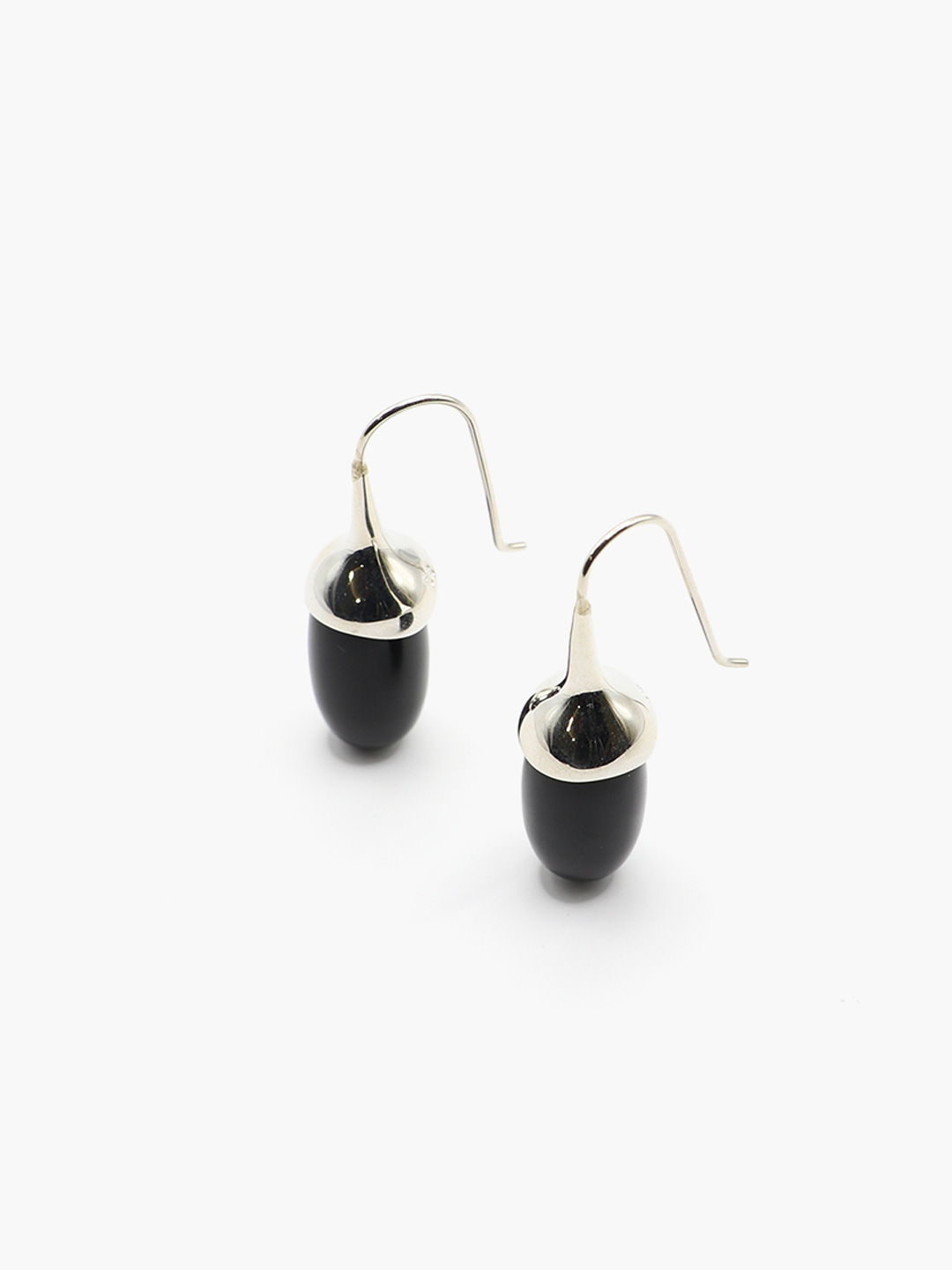 Onyx Dripping Stone Pierced Earrings - Silver