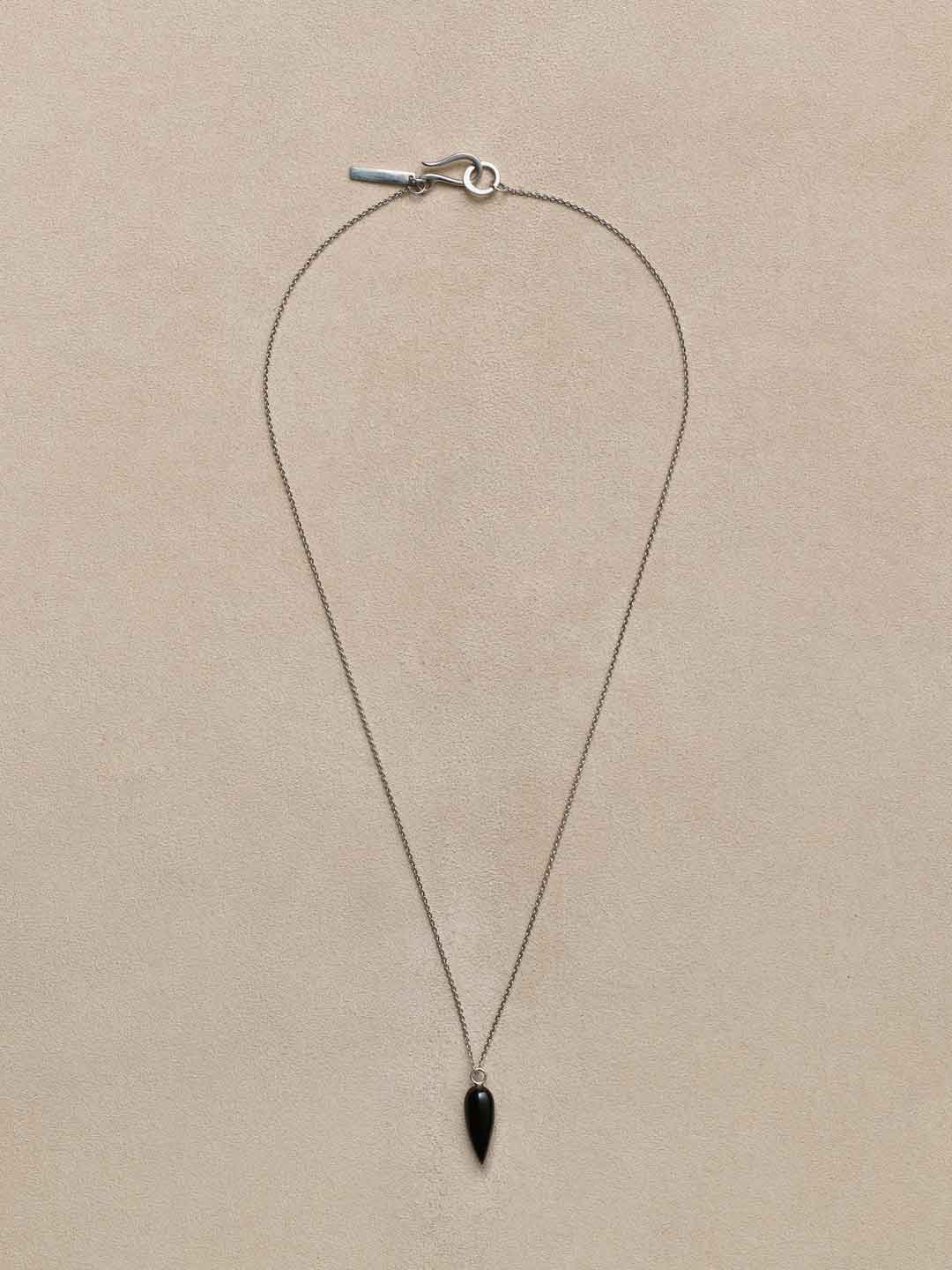 Tiny Spear Pendant Onyx - Silver