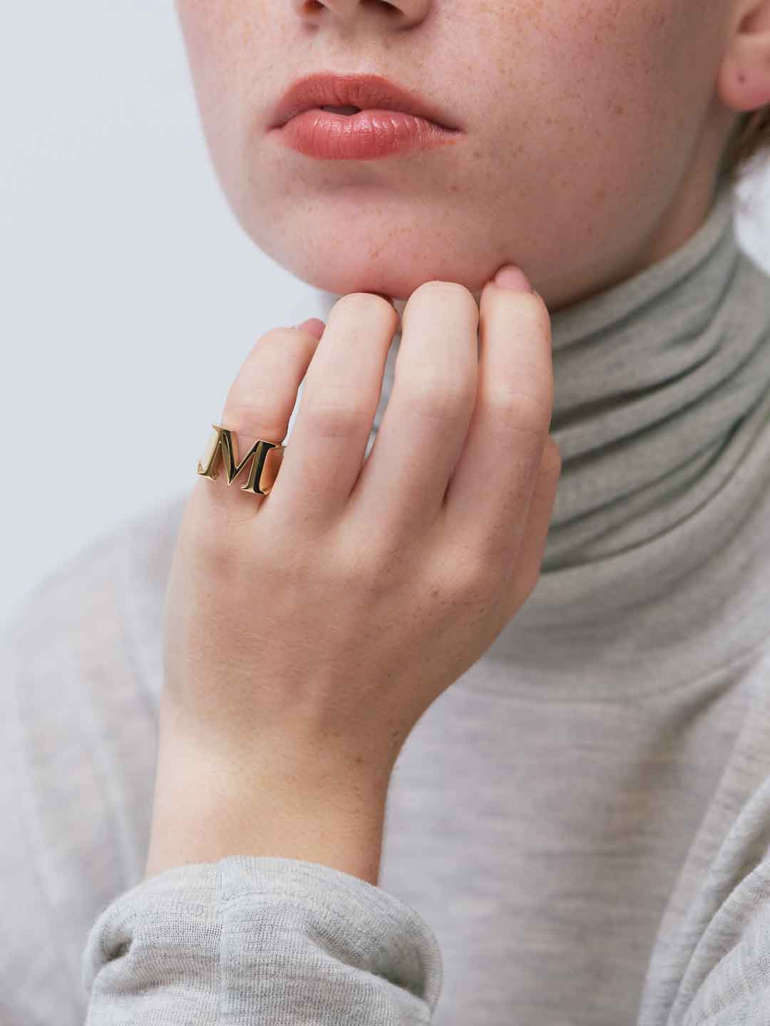 18K Alphabet Pinky Ring M - Gold