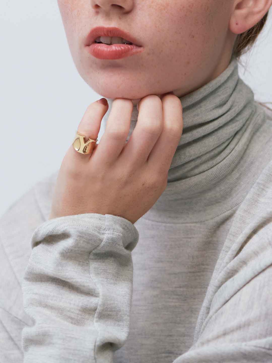18K Alphabet Pinky Ring Y - Gold